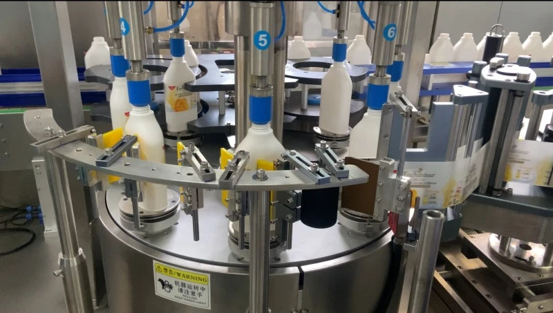 Rotary Self Adhesive Labeling Machine For Flat Bottles